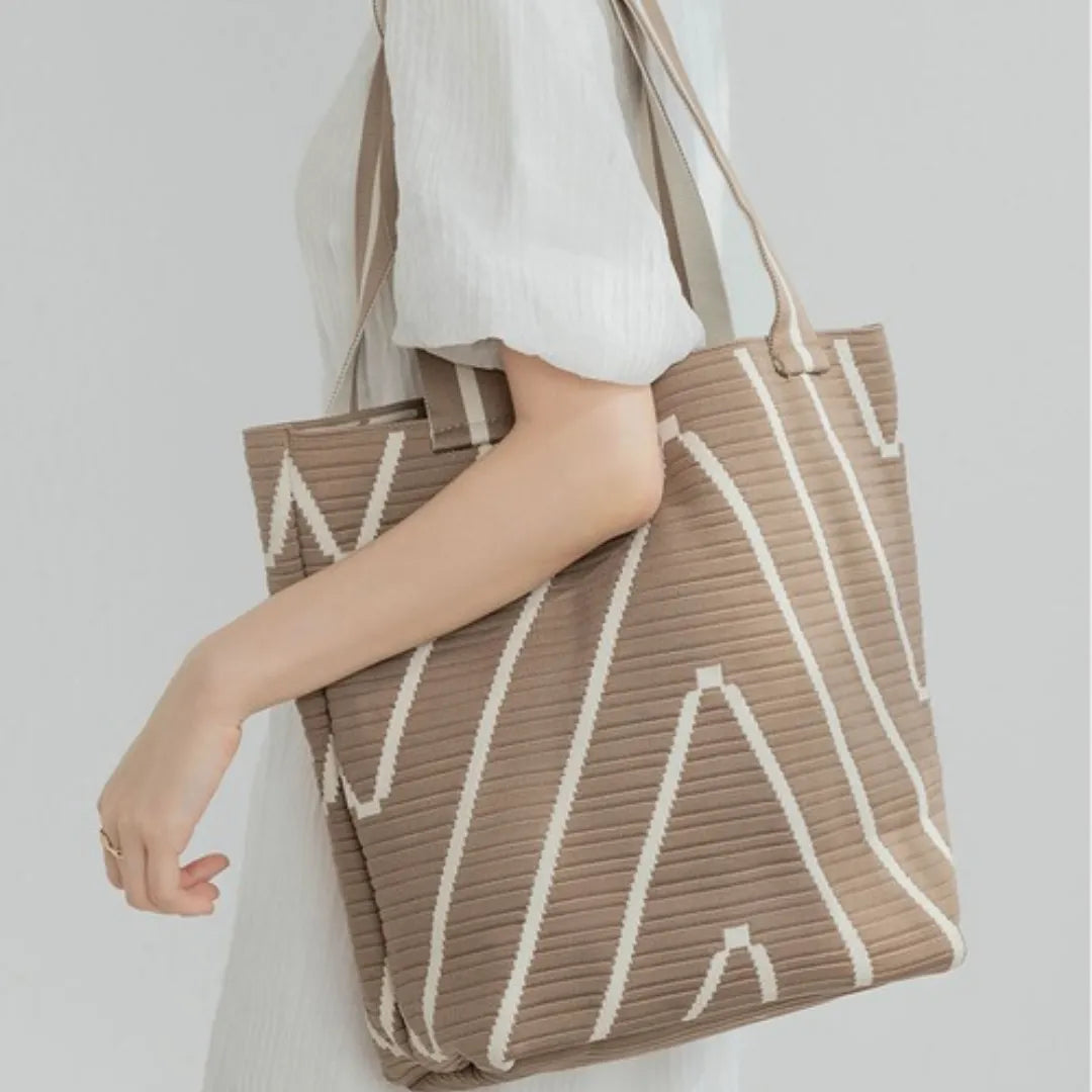 BOLSO TEJIDO A MANO: el toque chic que combina con todo